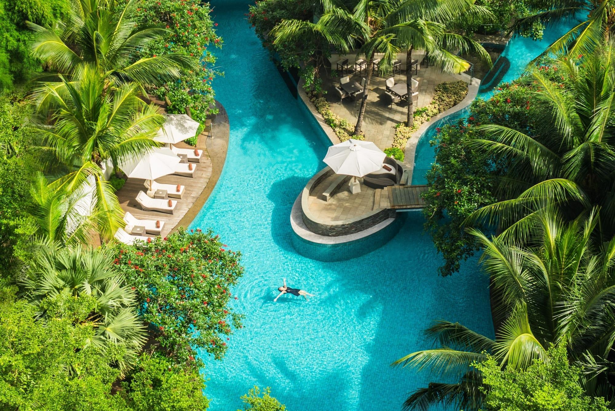 Doubletree By Hilton Jakarta - Diponegoro מראה חיצוני תמונה The pool at the Shangri-La Hotel, Kuala Lumpur