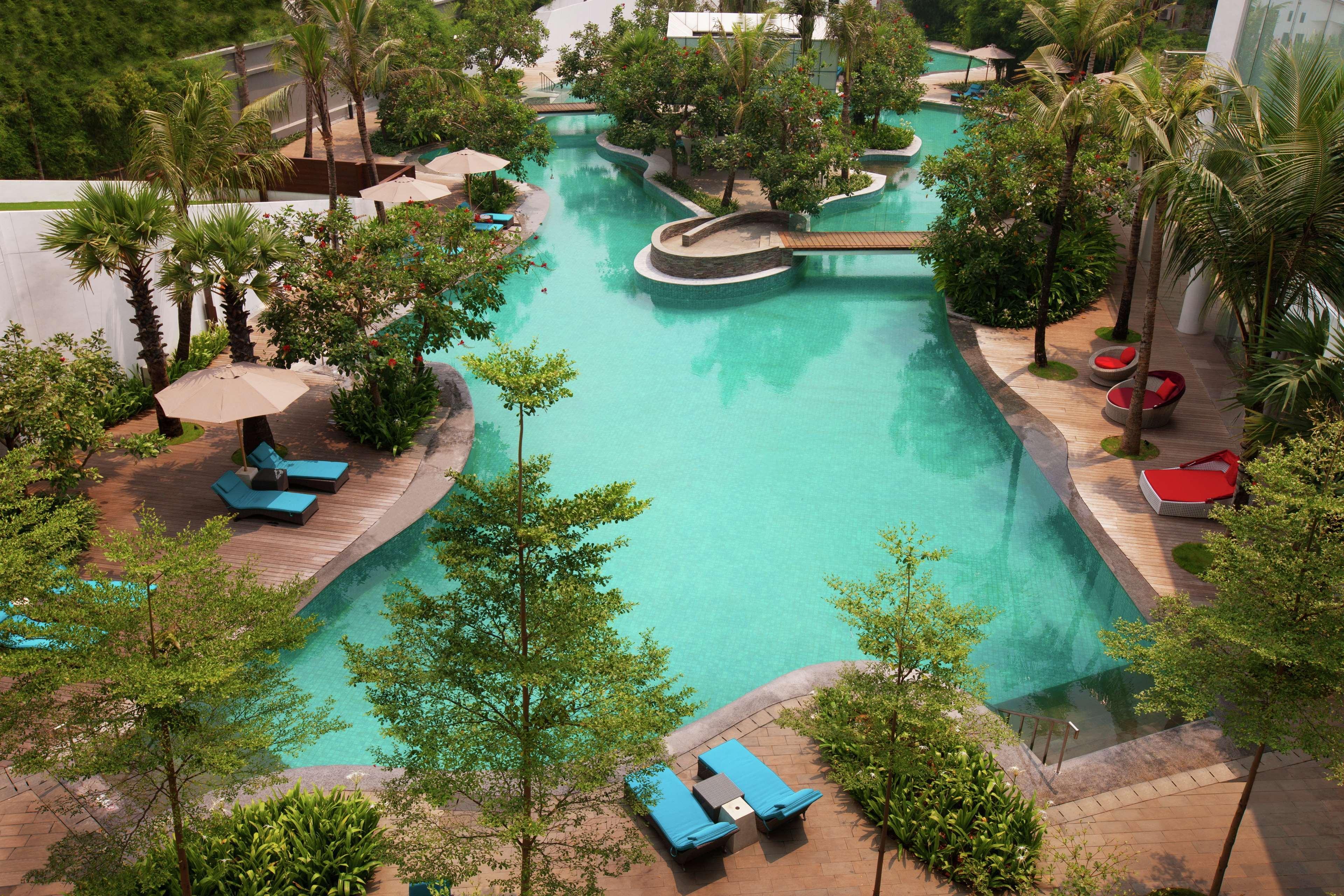 Doubletree By Hilton Jakarta - Diponegoro מראה חיצוני תמונה The Lagoon