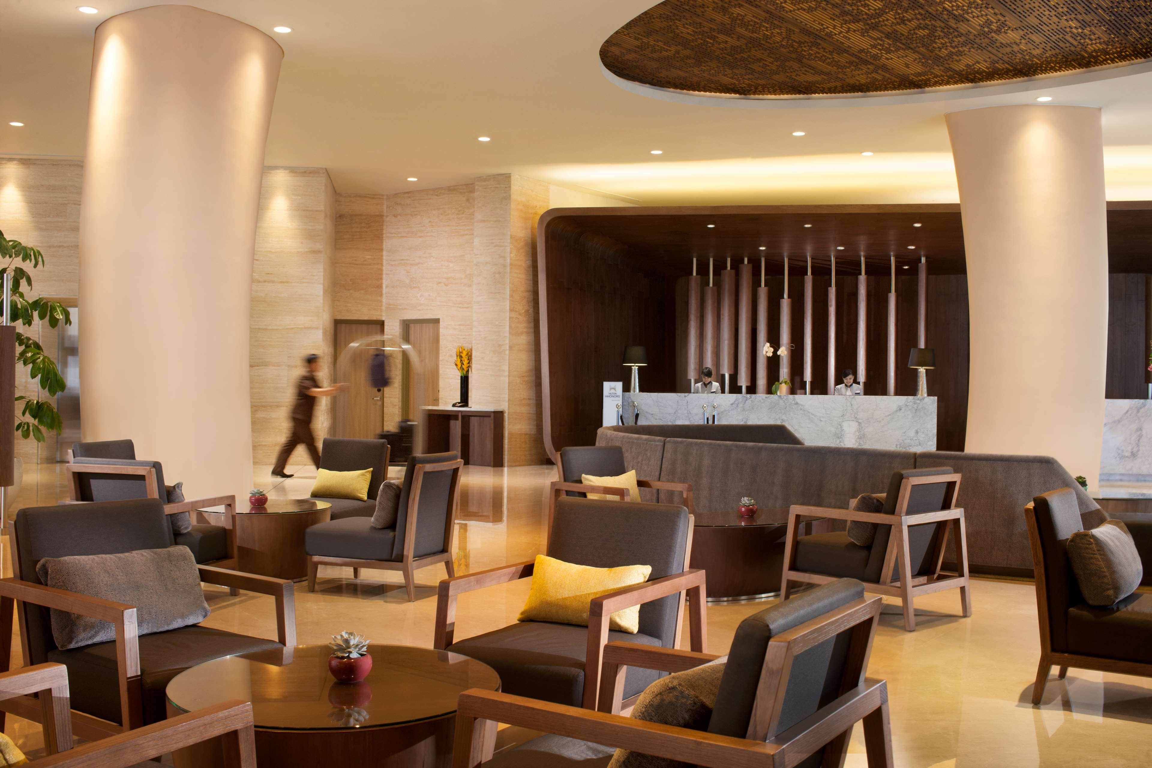 Doubletree By Hilton Jakarta - Diponegoro מראה חיצוני תמונה The lobby
