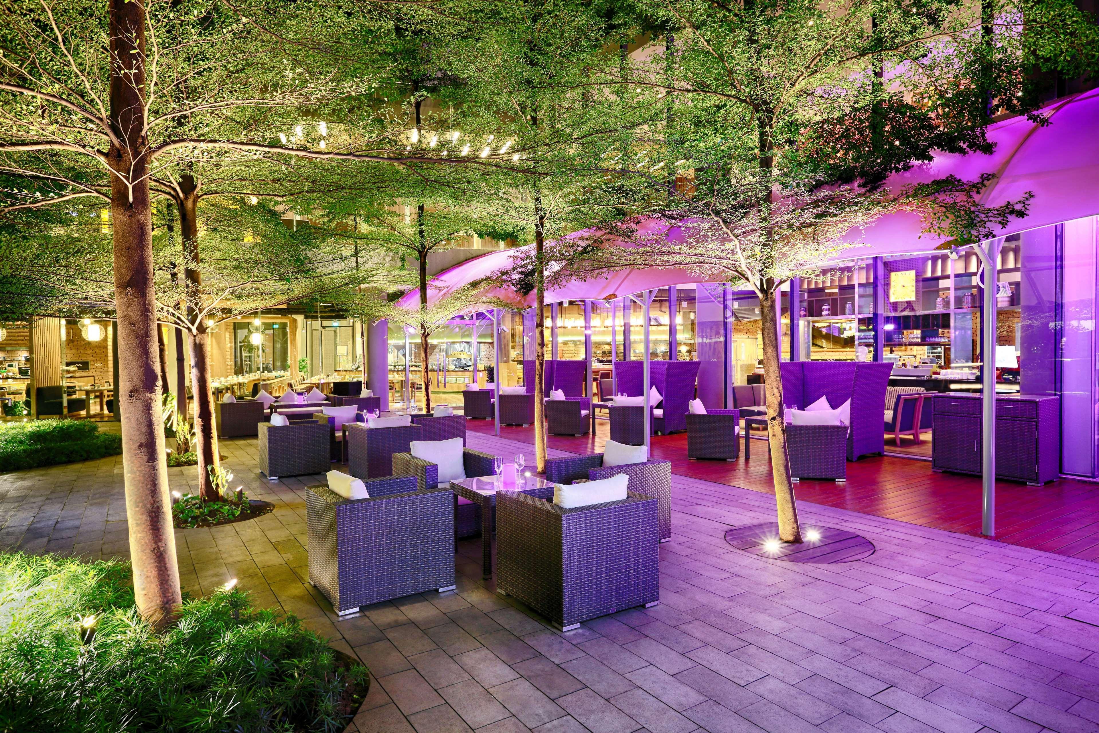 Doubletree By Hilton Jakarta - Diponegoro מראה חיצוני תמונה The Park, Hyderabad