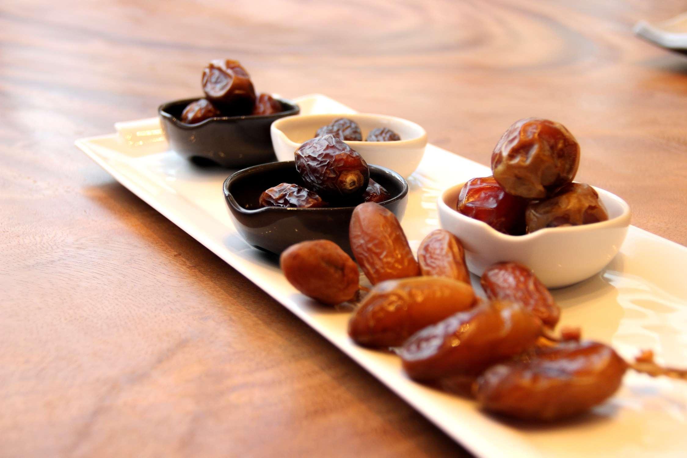 Doubletree By Hilton Jakarta - Diponegoro מראה חיצוני תמונה Dried dates