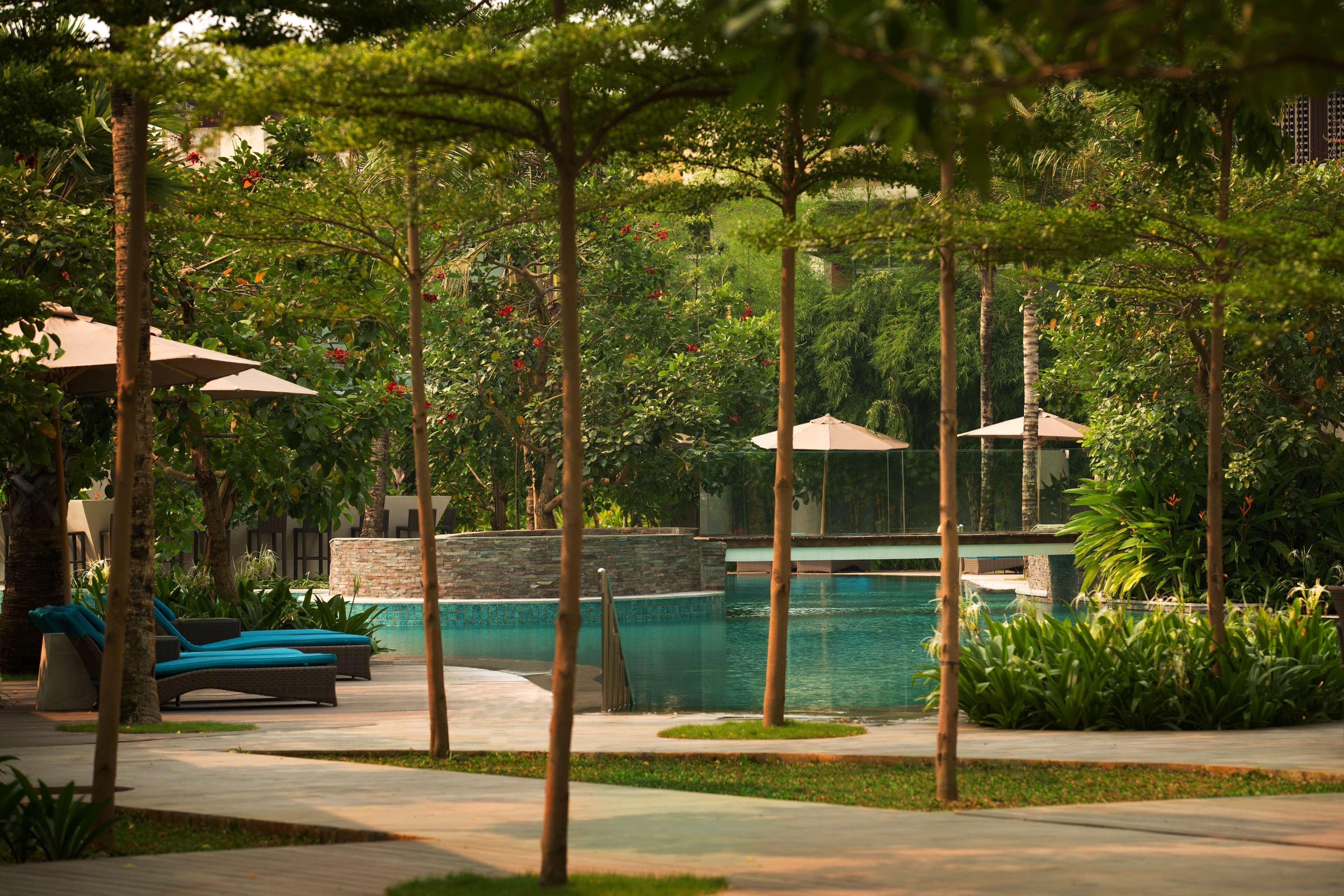 Doubletree By Hilton Jakarta - Diponegoro מראה חיצוני תמונה The Forest Villas