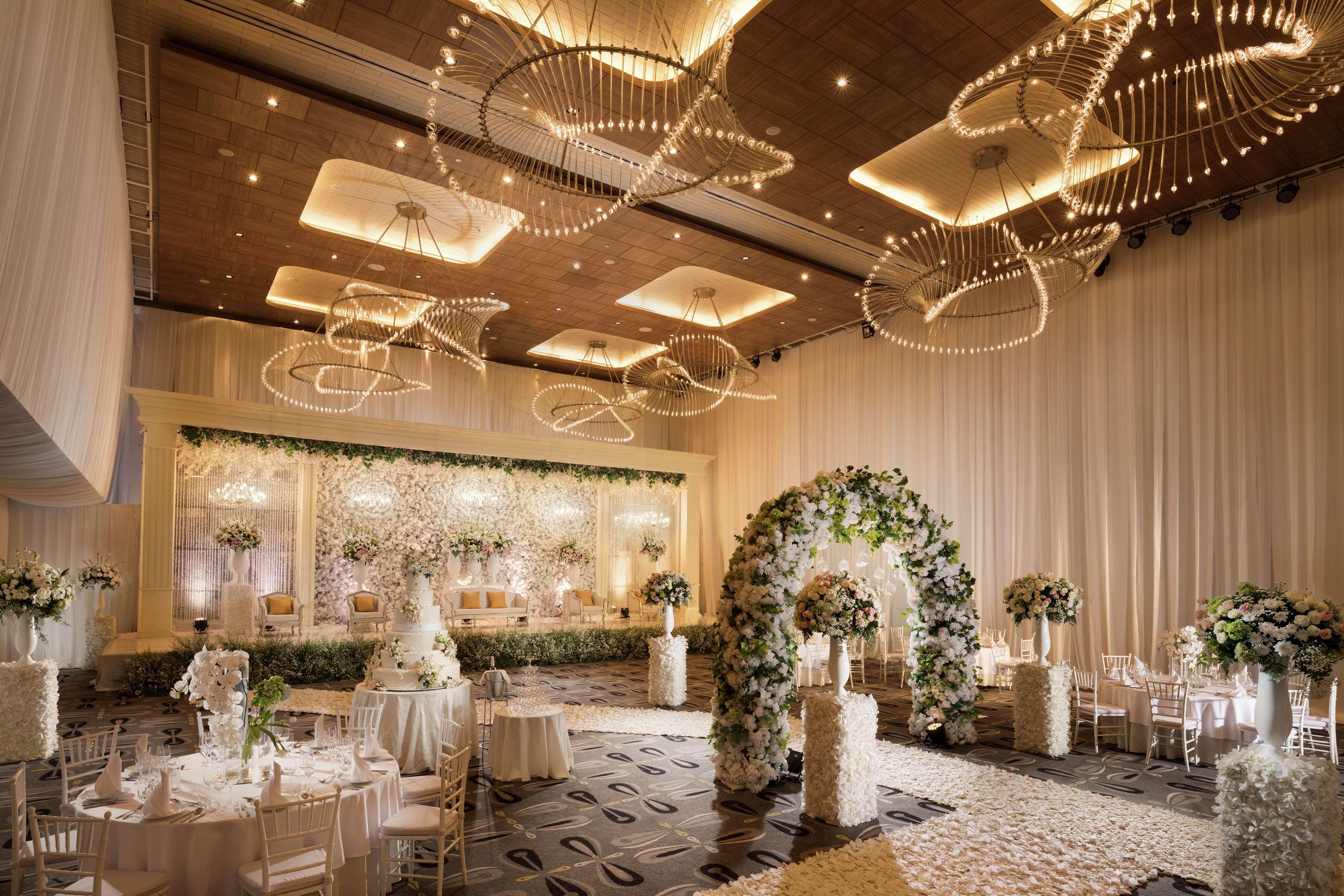 Doubletree By Hilton Jakarta - Diponegoro מראה חיצוני תמונה The Wedding Hall