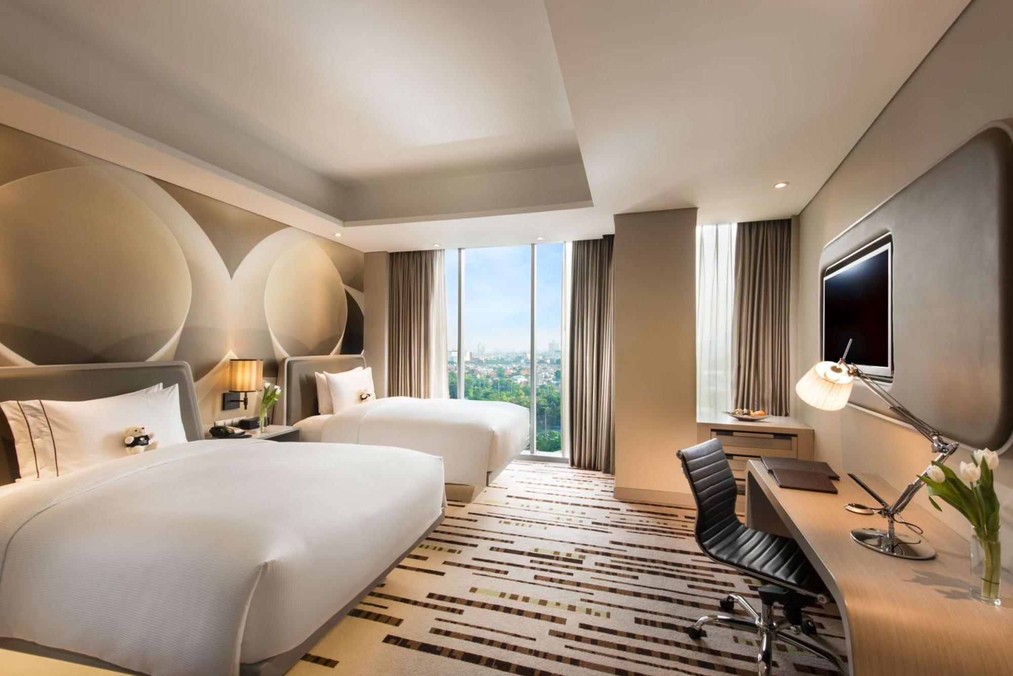 Doubletree By Hilton Jakarta - Diponegoro מראה חיצוני תמונה