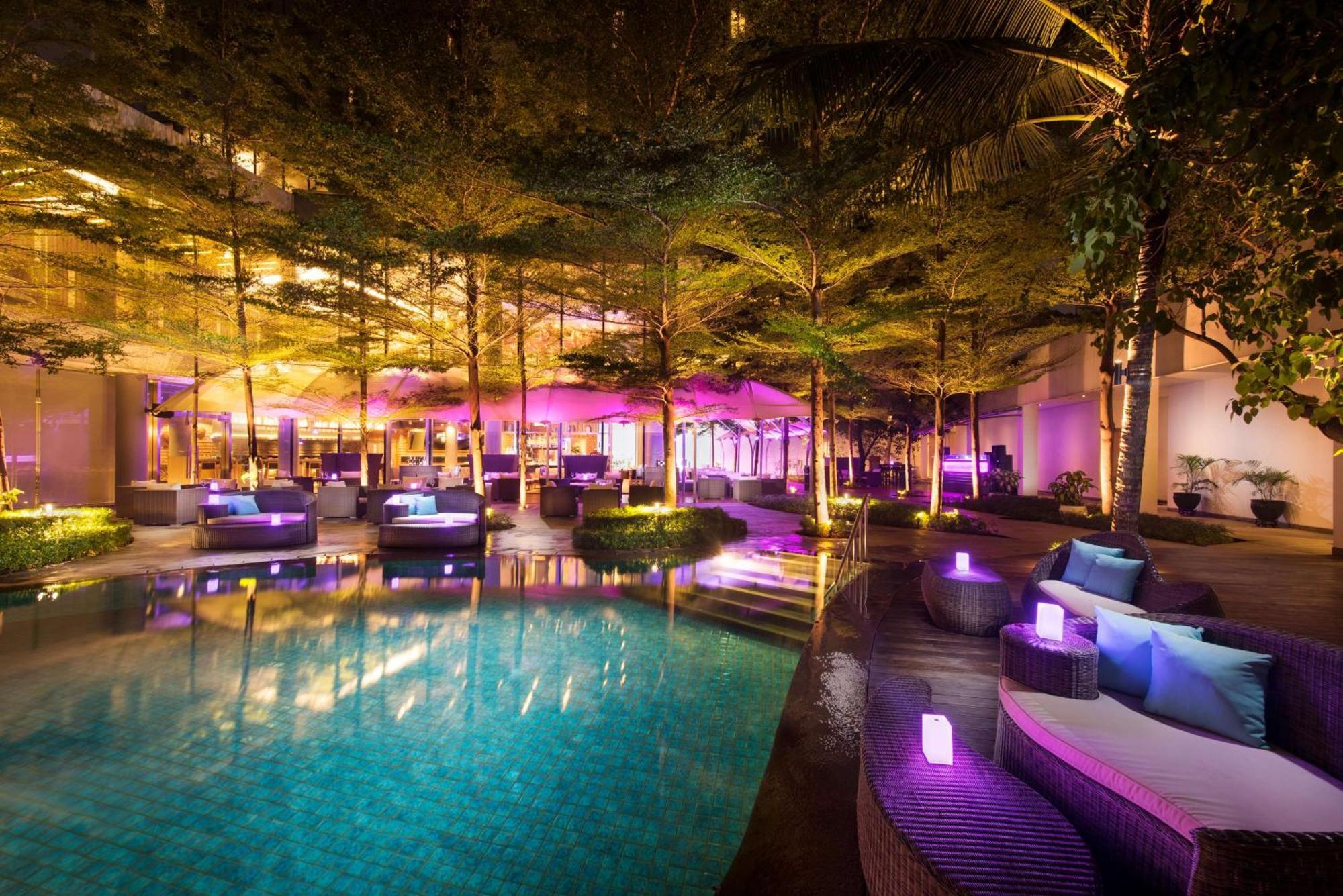 Doubletree By Hilton Jakarta - Diponegoro מראה חיצוני תמונה The Forest